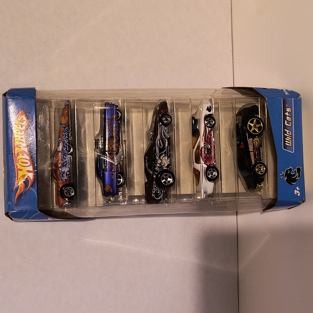 B14  Hot Wheels 5 pack Wild Cats 2005